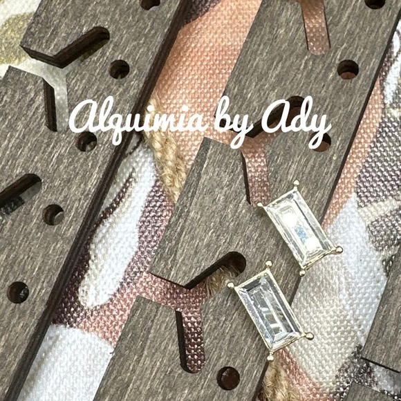 Gold diamond style baguette statement stud earrings zirconia luxury minimalist - Picture 1 of 5